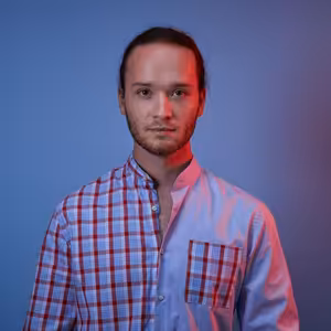 dabingový herec Simon Kopunec ako Willy Wonka