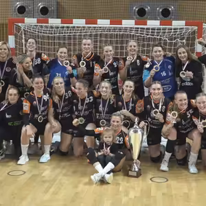 Černí andělé slaví osmý český titul!