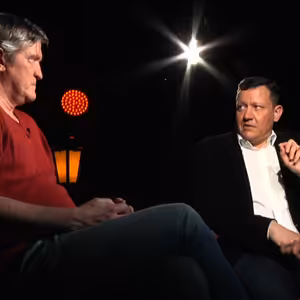 .pod lampou: O vražde, prokurátorovi Špirkovi a námestiach