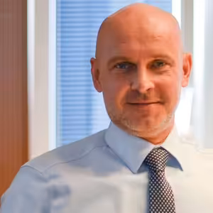 Branislav Gröhling - Stredoškoláci sa vrátia do škôl vo všetkých ružových okresoch