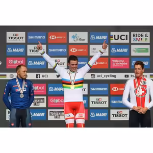 #198 Prekvapivý Pedersen, 100-kilometrové sólo van Vleuten a video šachy UCI