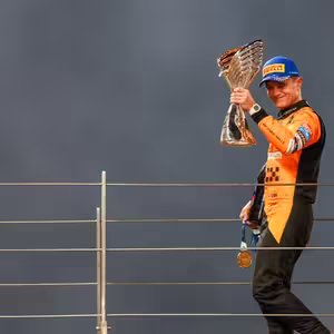 Podcast z Abú Dhabi: Proč už další šanci Norris možná nedostane