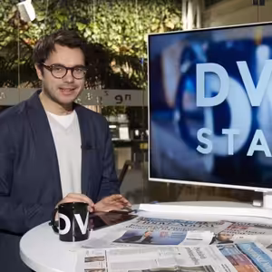 Umění jako tajná zbraň politiky? Koho má Biden v Oválné pracovně? A Gretzky slaví šedesát! Sledujte DVTV Start