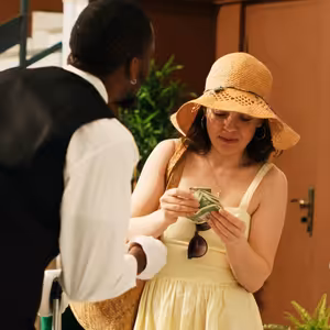 Small Talk #194 - Spropitné na dovolené: Kolik a jak, aby vás neprokleli