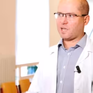 Operaci mozku parkinsonici často odmítají