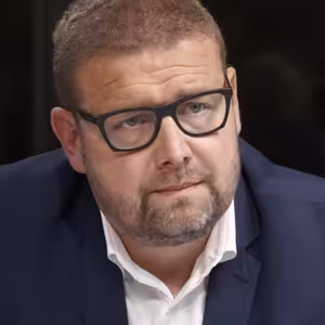 Babiš nemá žádné vlastní názory, volby může rozhodnout Šlachta, Pirátům spadl řetěz, říká Šídlo