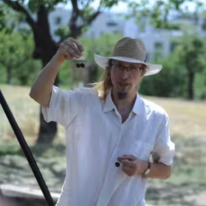 Proč nám léto chutná po ovoci? S Kozlem a ovocnářem o chutích léta
