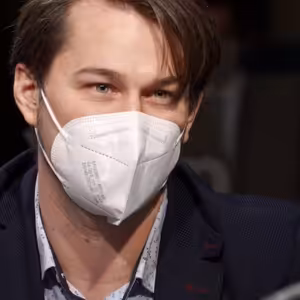 Ztrácíme učitele, pracují i 12 hodin denně a někteří už melou z posledního. Situace je vážná, říká Kozel