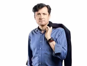 Rok poté už vláda nemůže dělat drastická opatření a jednat intuitivně. Nikdo nechce jít do předčasných voleb a Andrej Babiš toho využívá, říká komentátor Reflexu Bohumil Pečinka