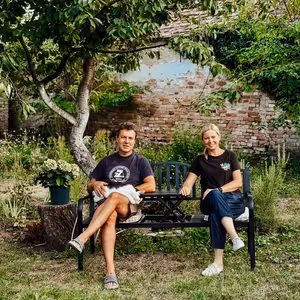 Z města na vesnici – příběh o tom, jak obnovit velkou zahradu na vesnici, když jste celý život žili v bytě