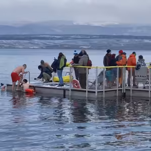 Setkání otužilců na Jezeře Most