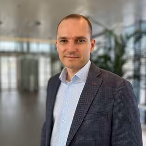 Pavol Mokoš (Patria Finance): Čekám spíše další oslabování dolaru a pokles výnosů amerických dluhopisů. Na pražské burze teď krátkodobě nespekuluji, dlouhodobě držíme akcie Komerční banky