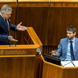 Návrh Michala Šimečku a reakcia Róberta Fica