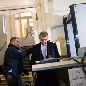 Babiš měl podle Vrchního soudu spáchat dva trestné činy. Jeho voliče to ale zajímat spíš nebude