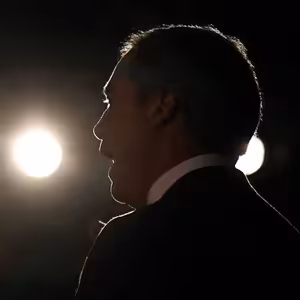 Breturn, Farage premiérem, Irsko v plamenech? Kam míří Británie deset let po referendu o brexitu