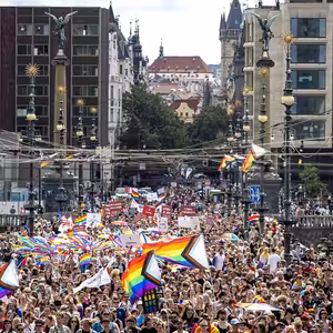Ve volbách se rozhodne také o rétorice vůči queer lidem. S SPD či Stačilo! ve vládě by byla mnohem agresivnější