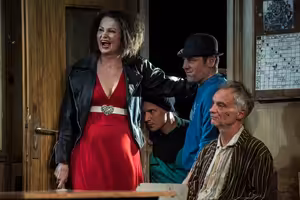 Ucpané potrubí naposledy vydalo špinavou pravdu o lidství. Z Dejvic ji vysílali do kin po celém Česku