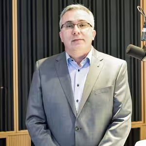 J. Vozár - Parlament nemá dôvod na obštrukcie pri voľbe... (Braňo Závodský naživo)