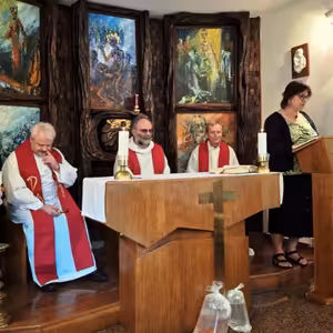 Ženy a muži útěchy (Sv. Barnabáše na Meditační zahradě)