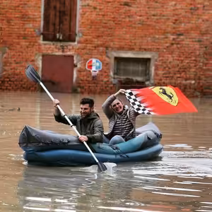 Následky zrušenej Imoly, Ricciardo v Alpha Tauri a jasný favorit Monaka | EisKing (DE)BRIEFING 6/23