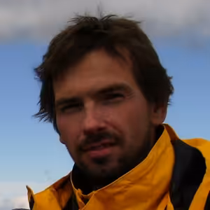 Samuel Antalík: Obleč si zásteru