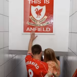 Gerrard se vrací do Liverpoolu, Arsenal se vrací k prohrám a kovid se vrací do Premier League😒😒😒