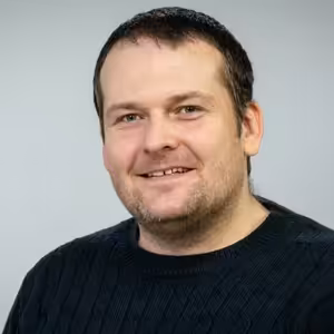 Knihomoľov zápisník: Časonauti, Prečo to Nemci robia lepšie, Marián Lipovský, Strobel a Chesterton