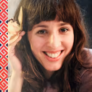 Sandra Eichingerová pracuje pre agentúru, ktorá manažuje umelcov v oblasti módy z celého sveta