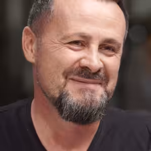 Náramek se jménem životní lásky vrátil vojákovi po 76 letech: Pátrání bylo emotivní a plné zklamání i naděje, říká Švihovec