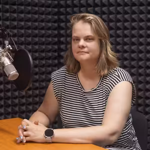 Violet - Veronika Valkovičová o tom ako vyzerá sexuálne obťažovanie na pracovisku v jeho online formách