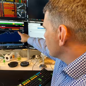 Vladimír Vávra (WOOD & Company): Napětí na trzích nepolevuje, investory děsí geopolitika i riziko hospodářské recese