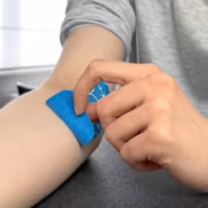 Jsou tejpy vhodné pro citlivou pokožku?