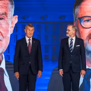 Jak se utlumený Babiš a energický Fiala přeli o to, kdo zapálil stodolu