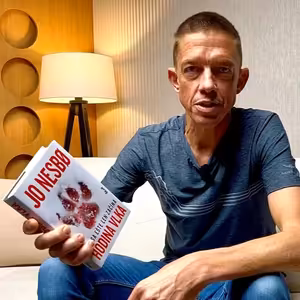 „Jo Nesbo je stále absolútny kráľ severskej krimi. Dokazuje to aj Hodina vlka,“ tvrdí prekladateľ J.Zelizňák