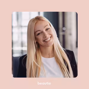 #14 Angeé Roučková