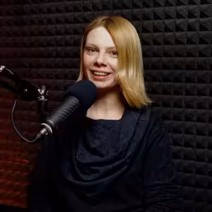 49: Co se stane, když rozbijete všechny talíře a začnete znovu? O odvaze opustit korporát, založit PLAYT design a jet s ním z pece rovnou na Dyzajn