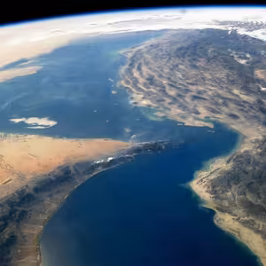 Na Hormuzském průlivu závisí celý svět. Írán tím ukazuje, že není tak slabý, jak si USA a Izrael myslely