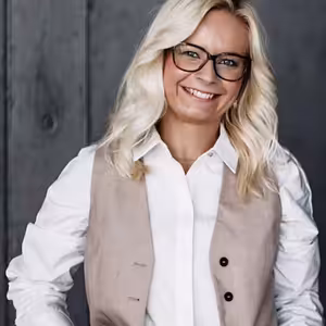 HB Big Questions: S etnoložkou Alenou Lochmannovou o kůži a kontextech, tetování, znaménkách a jak ji vnímáme