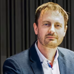 Eduard Heger - Prioritou teraz budú efektívne investície