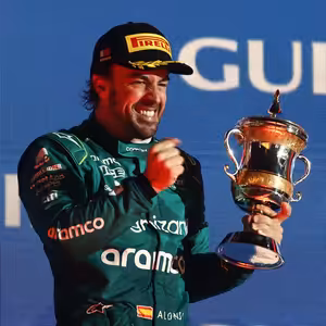 YES, BYE BYE - Alonso hrdinom Bahrajnu. Dotiahnu sa Ferrari s Mercedesom? | EisKing DEBRIEFING 1/23