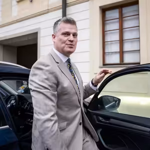 Turkova komunikace po nehodě je moc už i na Babiše. Konci politické kariéry je blíž než kdy dřív