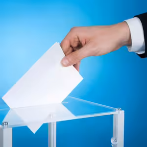 Čo sa deje vo volebnej miestnosti, keď sa zavrú dvere? (Ľuboš Plšek)