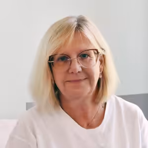 Staráme se nejen o pacienty s bolestmi zad nebo po úrazech, v poslední době čím dál častěji připravujeme budoucí maminky na porod, říká primářka Rehabilitační a fyzikální medicíny MNO Jana Vlčková.