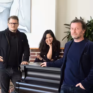 JAKUB JANOVSKÝ, PETR VAŇOUS: ČERNÝ PETR MŮŽE BÝT METAFORA TOHO, CO NÁS V ŽIVOTĚ TÍŽÍ