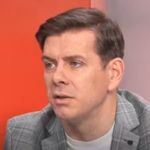 Kuloáry | Jan Skopeček (ODS): Rozhovory s Putinem o míru? Musíte jednat i s masovými vrahy | 30. 4. 2025