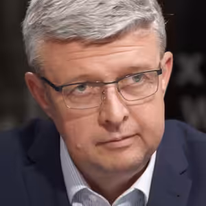 Na jádro potečou miliardy eur, je to vítězství. Topolánek vekslácky hájí zájmy jedné skupiny, říká Havlíček