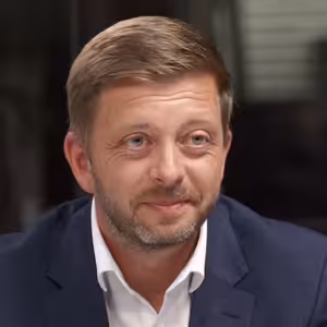 Měli jsme rychlý pád, ale naše kampaň nabírá na obrátkách. Nanuk máme lepší. Nelžeme jako Babiš, říká Rakušan