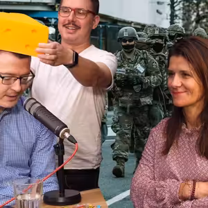 Redneck & Beneš | Trumpova garda proti „vzpouře“ liberálních měst