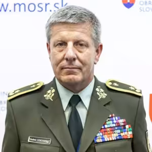 Vladimír Lengvarský - Ak sa na vláde nájde väčšina na odobrenie Sputnika, podpíšem jeho použitie