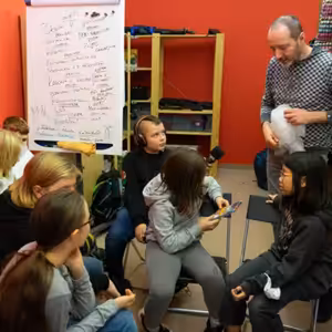 Znáte rozhlasové hry? Vyžadují spoustu fantazie, říká rozhlasový režisér Petr Mančal 🎙️